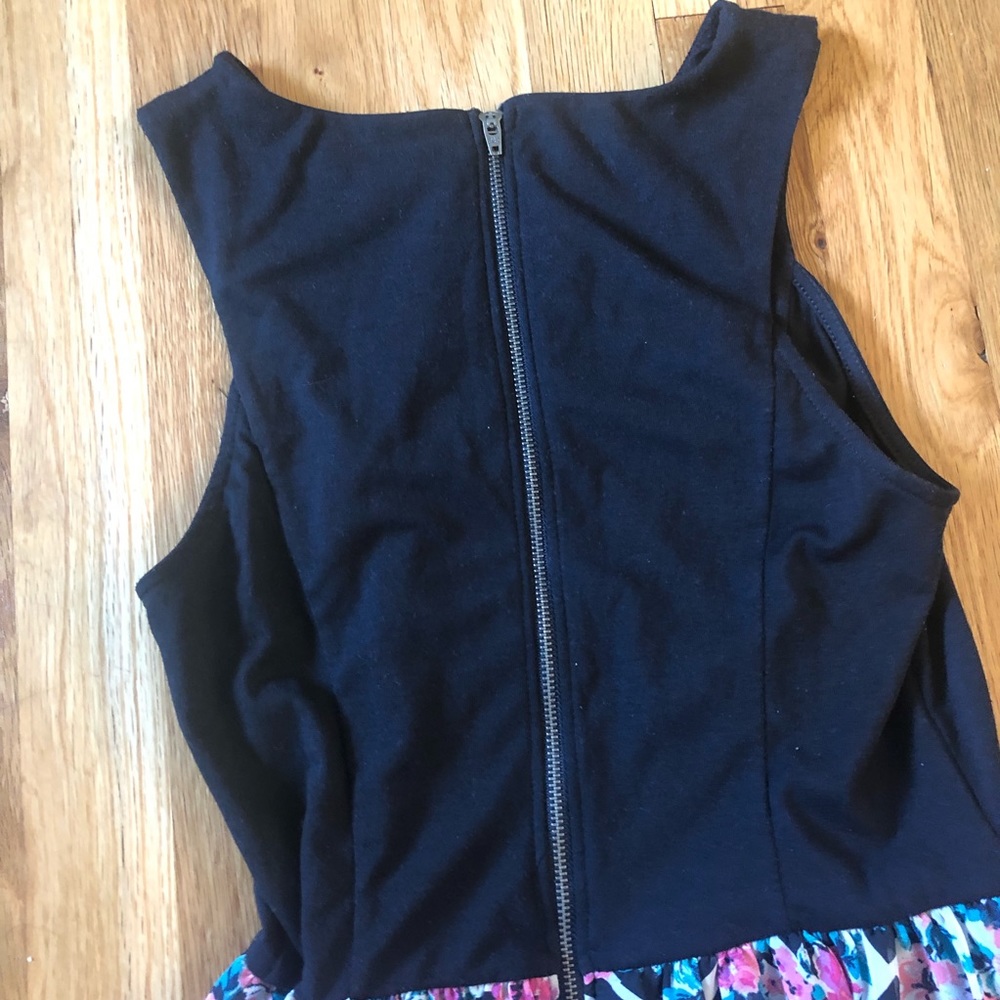 ๐๐ Beautiful Dress ๐๐ - Picture 3 of 5